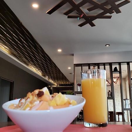 Terrass Hotel Zamora Zamora de Hidalgo Buitenkant foto